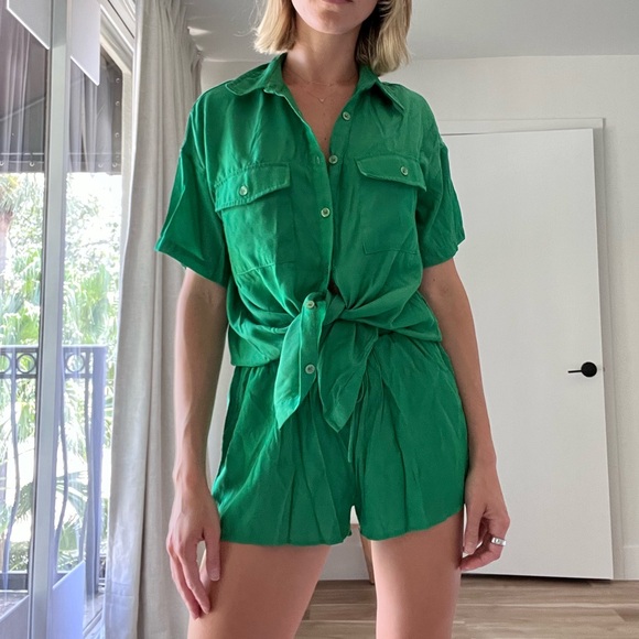 Nikki’s Beach House Set - Picture 1 of 5